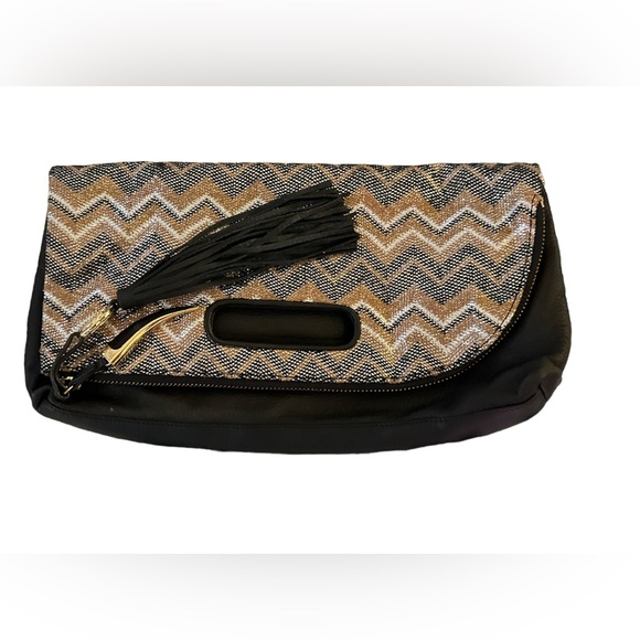 VINCE CAMUTO Large Black Leather Chevron Pattern Fold Over Clutch Purse - Picture 1 of 16